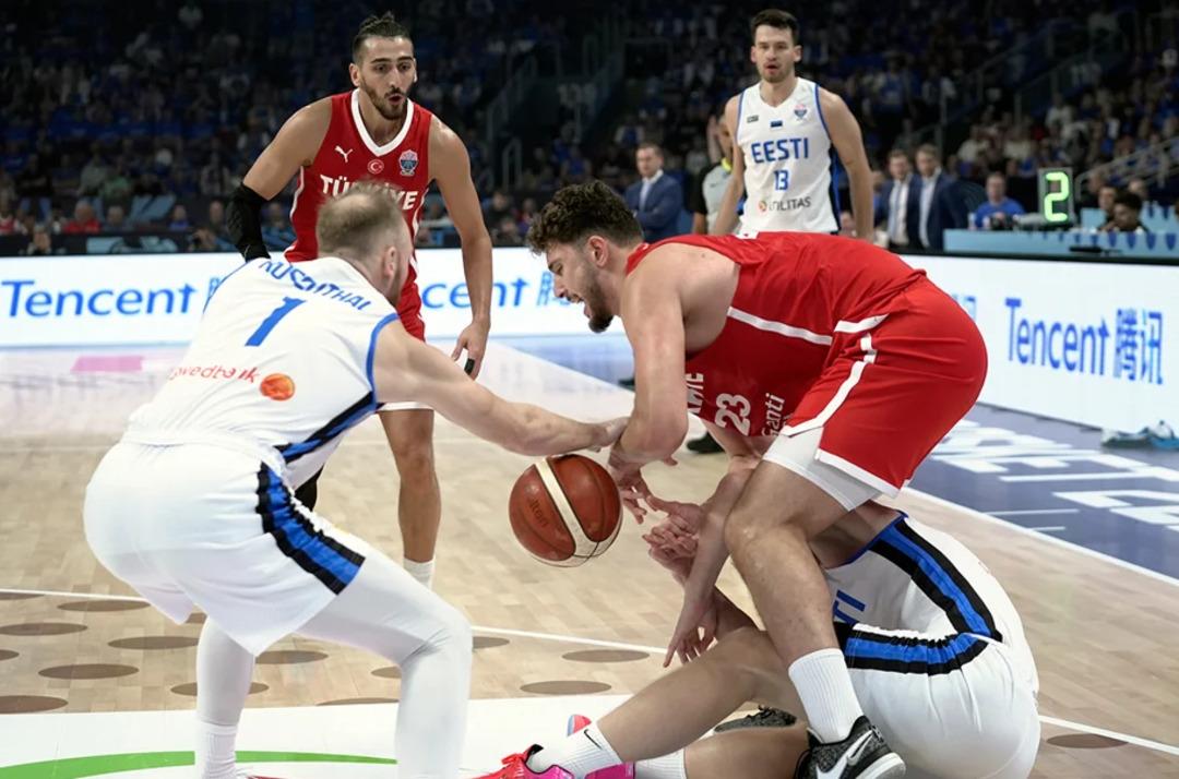 CANLI : Türkiye-Yunanistan basketbol maçı | Tarih yazmak için parkedeyiz! Nefesler tutuldu! CANLI ANLATIM 3