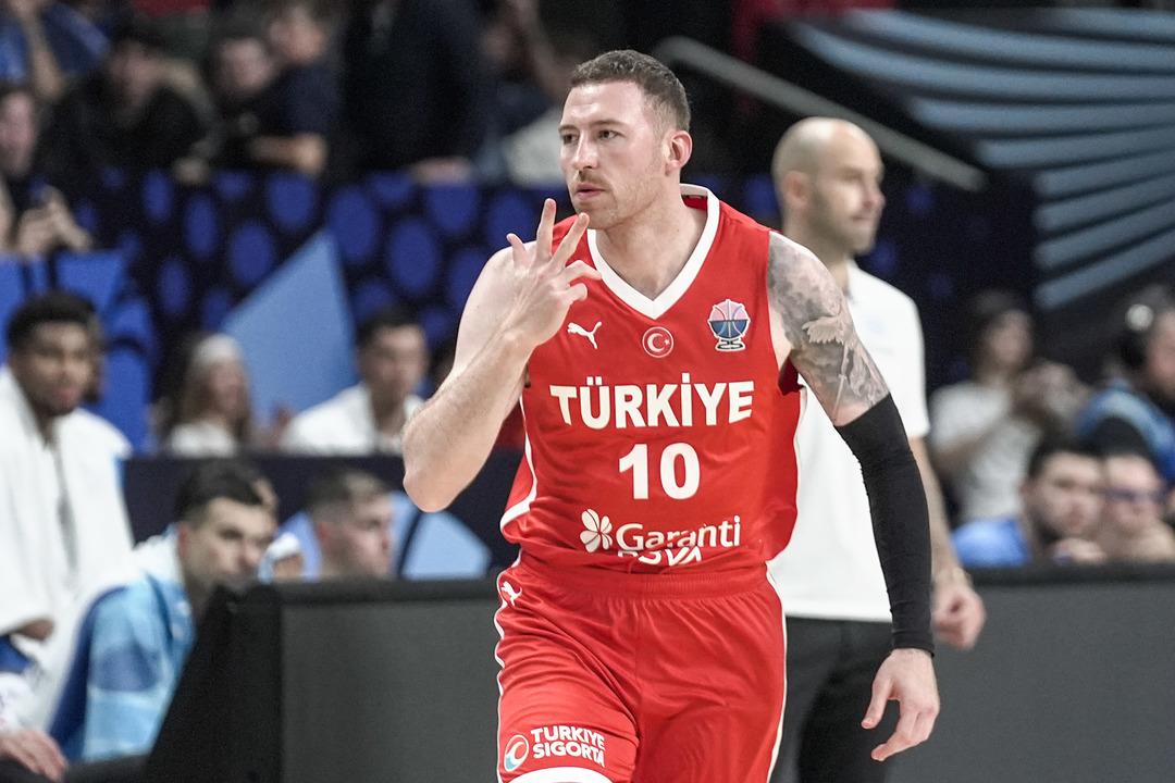 Yunanistan ı sürklase eden 12 Dev Adam Yunan basınında!  Türkiye nin namağlup olması tesadüf değil